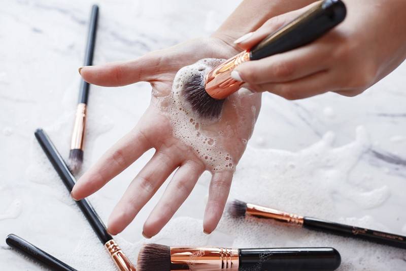 Everything You Need to Know About Maintaining And Washing Makeup Brushes